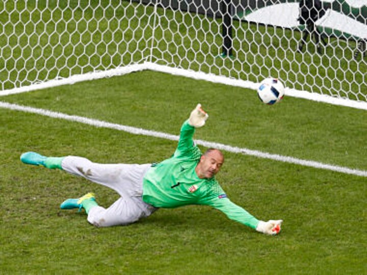 Age irrelevant for 40-year-old world-class Gabor Kiraly, says Hungary coach Bernd Storck