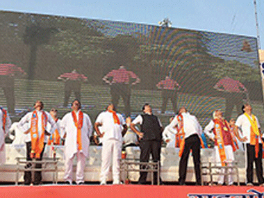 On Yoga Day, Nitin Gadkari promotes yoga as a lifestyle to live without stress On Yoga Day, Nitin Gadkari promotes yoga as a lifestyle to live without stress