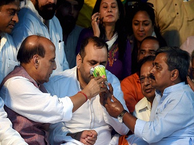 BJP MP Maheish Girri ends hunger strike after Rajnath Singh's visit BJP MP Maheish Girri ends hunger strike after Rajnath Singh's visit