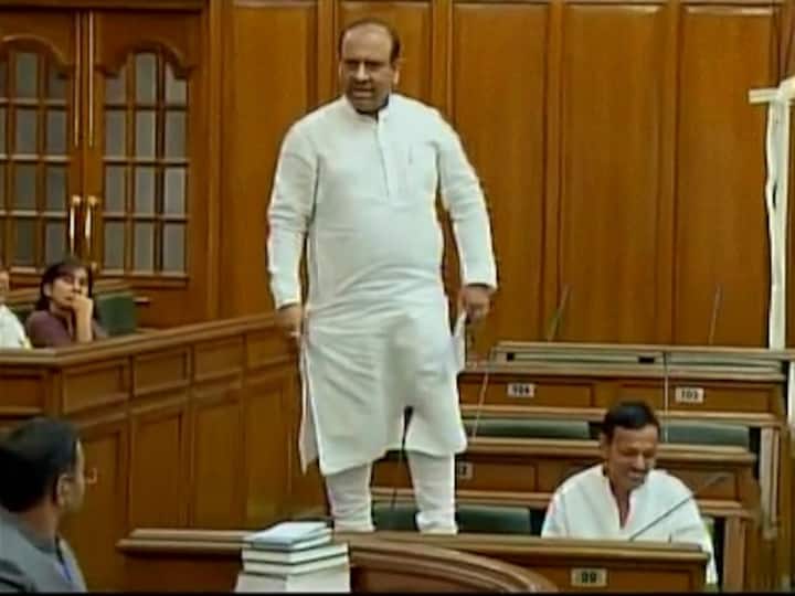 Not allowed to speak, BJP MLA Vijender Gupta stands on Delhi Assembly bench Not allowed to speak, BJP MLA Vijender Gupta stands on Delhi Assembly bench