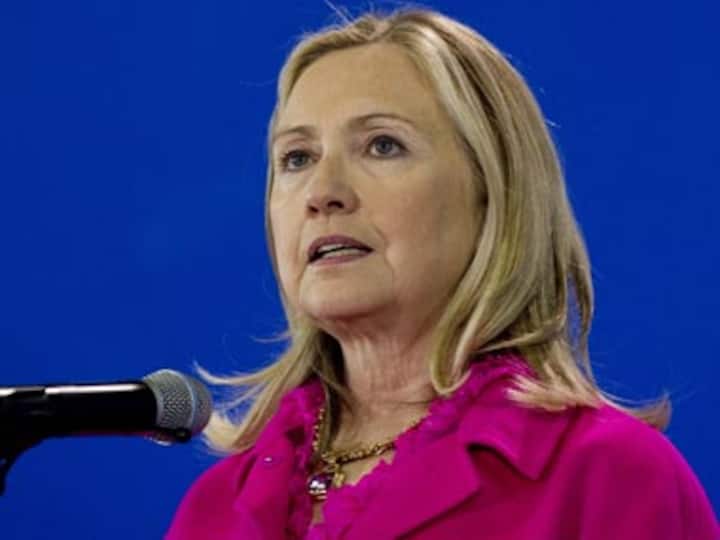 Hillary Clinton accuses Donald Trump of 'scamming' the people of America