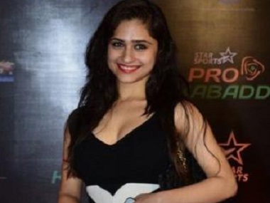 Tale of two TV weddings: Hunar Hali-Mayank Gandhi, Divyanka Tripathi-Vivek Dahiya Tale of two TV weddings: Hunar Hali-Mayank Gandhi, Divyanka Tripathi-Vivek Dahiya