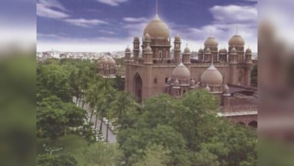 Telangana lawyers continue protest over appointment of Andhra judges