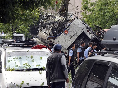 Car bomb attack in Istanbul kills 11: Cops arrest four suspects Car bomb attack in Istanbul kills 11: Cops arrest four suspects