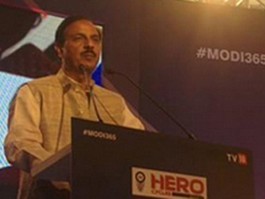 Culture Minister Mahesh Sharma addresses New Zealand PM John Key 'His excellency PM McCullum' Culture Minister Mahesh Sharma addresses New Zealand PM John Key 'His excellency PM McCullum'