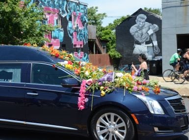Muhammad Alis funeral: The Greatest cheered in Louisville as world says goodbye