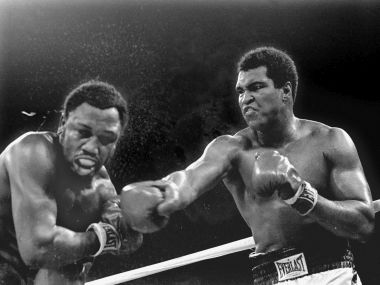 'His heart wouldn't stop beating': Muhammad Ali's daughter reveals final moments 'His heart wouldn't stop beating': Muhammad Ali's daughter reveals final moments