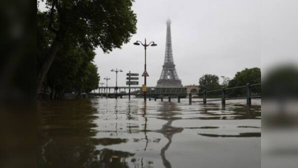 Louvre to evacuate artworks as Paris flood waters rise