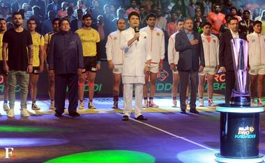 Stars dazzle: Virat Kohli, Shah Rukh Khan light up Pro Kabbadi league opening ceremony