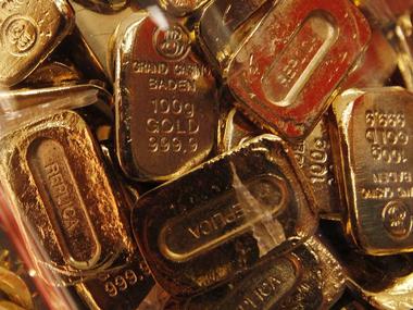 Gold prices slip on rising dollar, equities; renewed Sino-US trade tensions restrict losses, silver falls 0.7% Gold prices slip on rising dollar, equities; renewed Sino-US trade tensions restrict losses, silver falls 0.7%