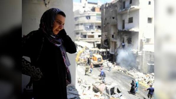 Syrian Troops surround IS stronghold, thousands of civilians trapped