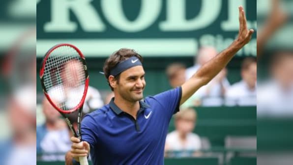 Roger Federer breezes through second round at Halle, sets up match with David Goffin