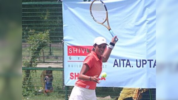 Lonely travels to unknown towns: The nomadic life of tennis players