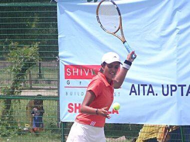 Lonely travels to unknown towns: The nomadic life of tennis players