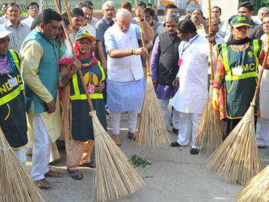 Swachh Survekshan 2018: 8 out of 10 worst performing cities from West Bengal; Indore emerges as cleanest city Swachh Survekshan 2018: 8 out of 10 worst performing cities from West Bengal; Indore emerges as cleanest city