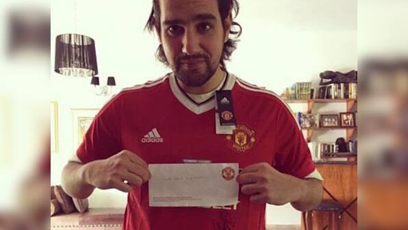 Manchester United send signed jersey to Pakistan man tortured by Taliban for 5 years