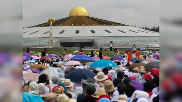 After tense showdown, Thai Police fail to arrest monk accused of $40 million embezzlement