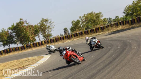 Tips for your first motorcycle track day / school