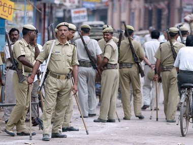 Uttar Pradesh: Two low-intensity blasts in Agra, no one injured Uttar Pradesh: Two low-intensity blasts in Agra, no one injured
