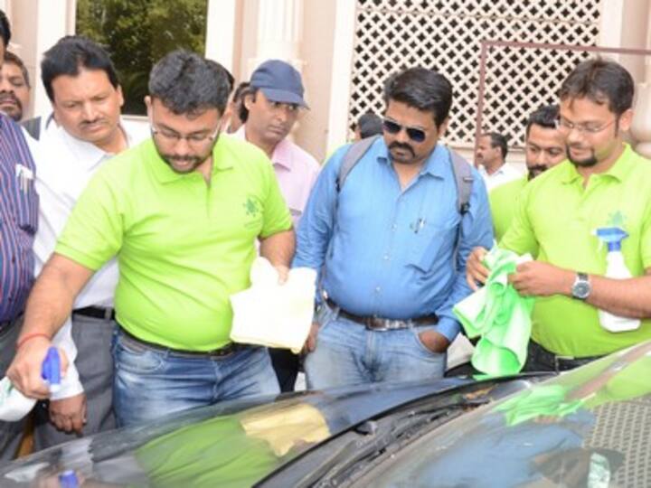 Water-less car wash: Pune brothers' Green Salute aims to reduce water wastage