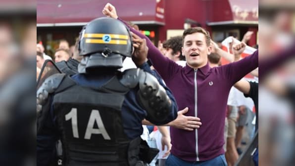 Euro 2016: French riot squad uses tear gas, batons against brawling England, Russia fans