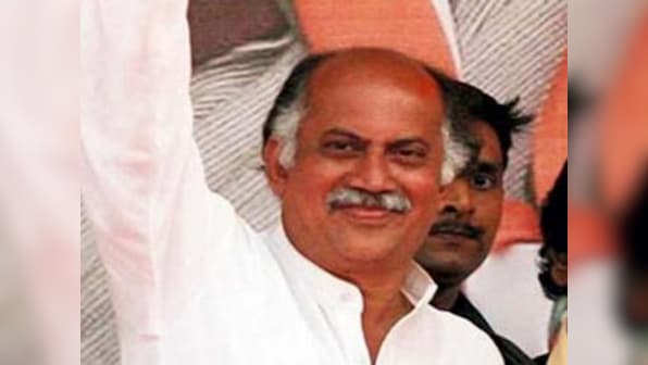 Does Gurudas Kamat's resignation signal the end for Congress in Maharashtra?
