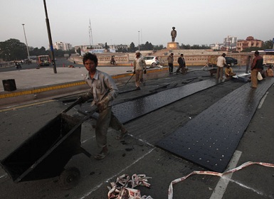 Centre to invest Rs 75000 cr for Uttar Pradesh roads Centre to invest Rs 75000 cr for Uttar Pradesh roads