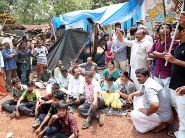Parents and teachers protest the closure of school in Kozhikode district