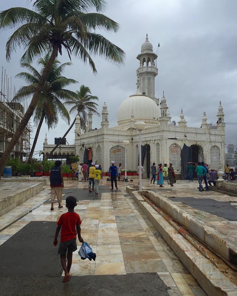 Haji Ali Dargah judgment: Muslim women reclaim their original right to pray Haji Ali Dargah judgment: Muslim women reclaim their original right to pray