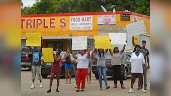 Protests erupt as Louisiana police officer shoots suspect Alton Sterling