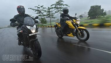 Bajaj Pulsar AS 200 vs TVS Apache RTR 200 4V