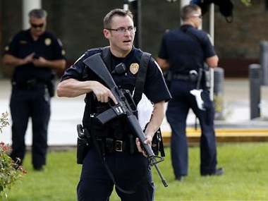 Baton Rouge shooting: Three officers killed; suspect Gavin Long dead Baton Rouge shooting: Three officers killed; suspect Gavin Long dead