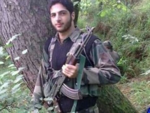 Once rivals, Kashmiri militants turn 'heroes' after death for separatists; shift in old guard's stand exposes hypocrisy Once rivals, Kashmiri militants turn 'heroes' after death for separatists; shift in old guard's stand exposes hypocrisy