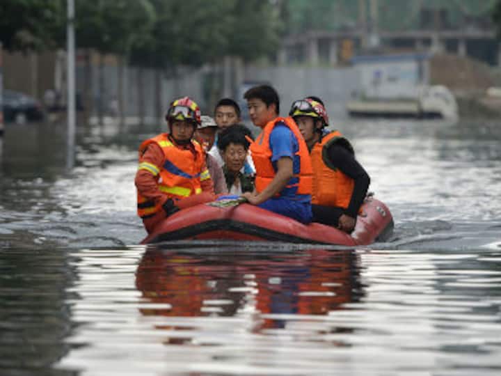 China floods: Over 250 feared dead in heavy rains and floods