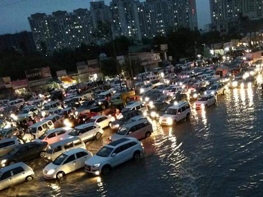 Gurgaon traffic: Commuters left stranded as auto, taxi drivers blame AAP govt Gurgaon traffic: Commuters left stranded as auto, taxi drivers blame AAP govt