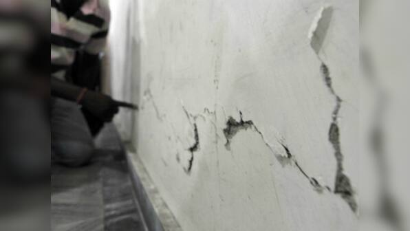 Minor earthquake jolts Indo-Pakistan border; tremors felt in Gujarat, Punjab, Delhi