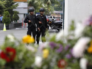 Indonesia: Suicide attack on police station in Solo, officer injured Indonesia: Suicide attack on police station in Solo, officer injured