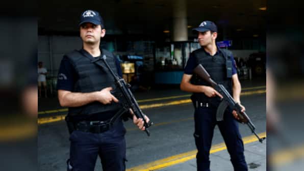 Two Islamic State suspects detained at Istanbul airport: Report