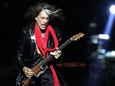 Musicians react to Aerosmith's Joe Perry's health scare at New York show Musicians react to Aerosmith's Joe Perry's health scare at New York show