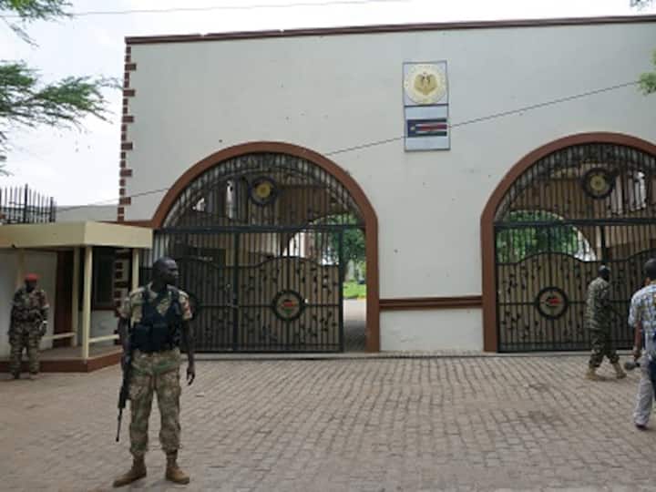 South Sudan: Stench of death hangs over Juba after violence kills more than 200