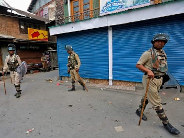 PDP MLA Mohammad Khalil Band injured in stone-pelting attack in Pulwama PDP MLA Mohammad Khalil Band injured in stone-pelting attack in Pulwama