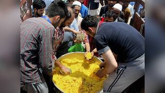 1,000 vehicles carrying essential commodities on way to Kashmir Valley