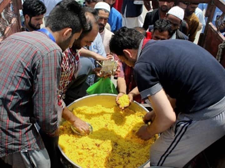 1,000 vehicles carrying essential commodities on way to Kashmir Valley
