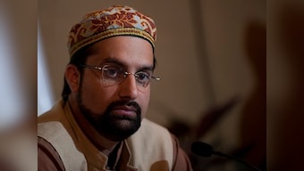 Kashmir: Hurriyat leader makes unsuccessful attempt to take out march