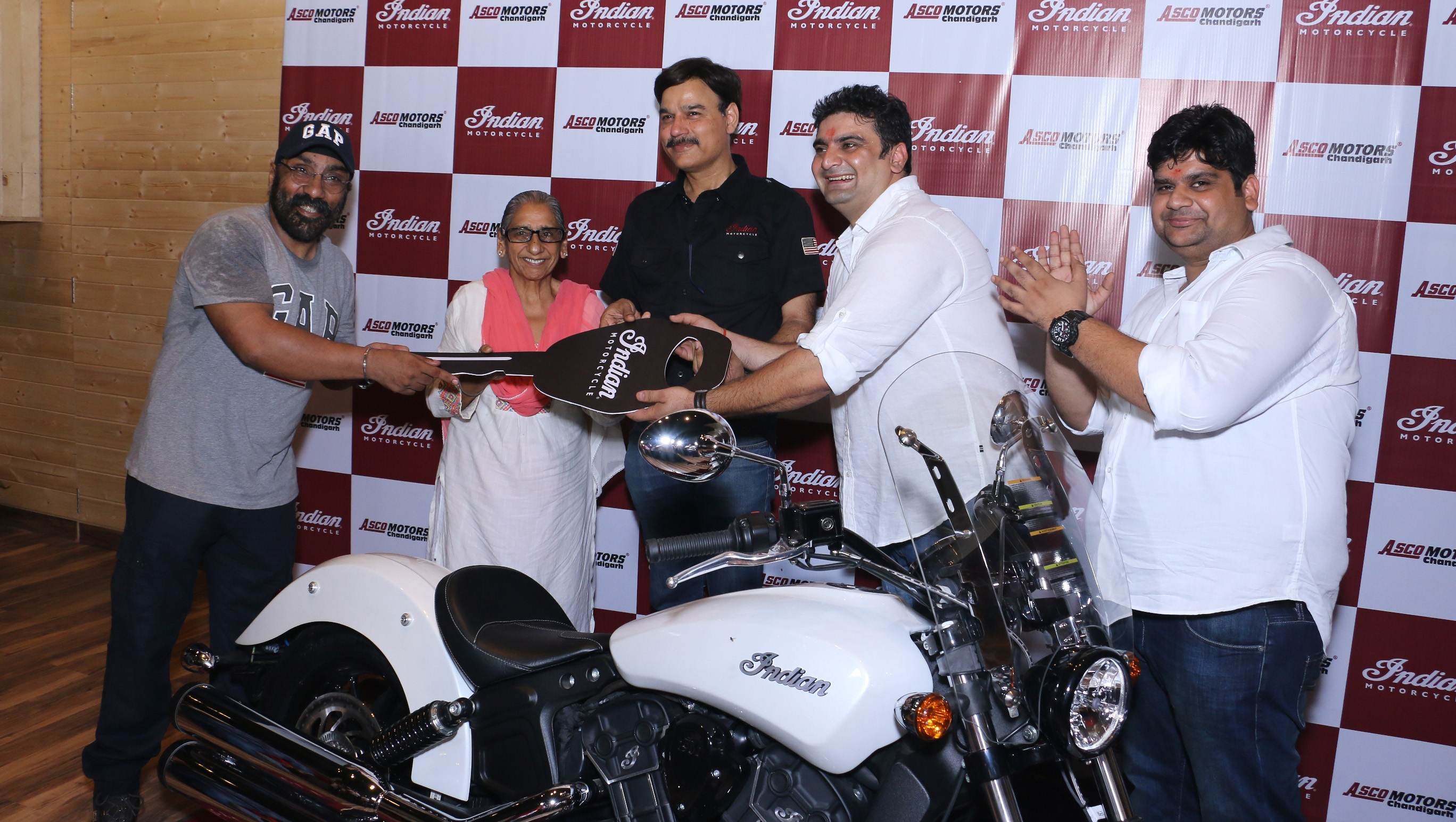 2016 Indian Scout Sixty showcased at Chandigarh dealership in India 2016 Indian Scout Sixty showcased at Chandigarh dealership in India