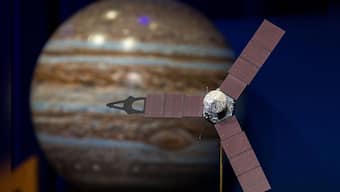 Juno probe: Nasa spacecraft successfully enters Jupiter's orbit