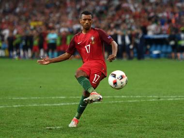 Portuguese winger Nani joins Valencia on a three-year deal Portuguese winger Nani joins Valencia on a three-year deal