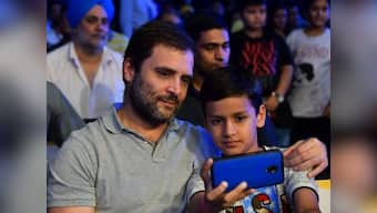 Vijender Singh vs Kerry Hope: Rahul Gandhi trolled by crowd with 'Modi' chants during title clash