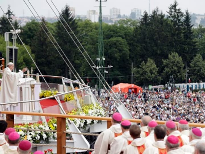 Pope holds Mass, celebrates Poland's deep Catholic roots in Czestochowa