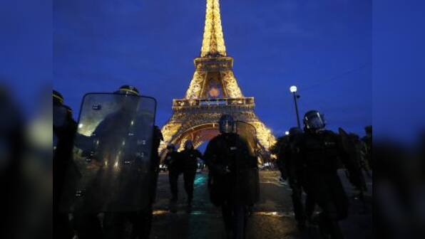 Forty arrested over Euro 2016 violence at Eiffel Tower in Paris